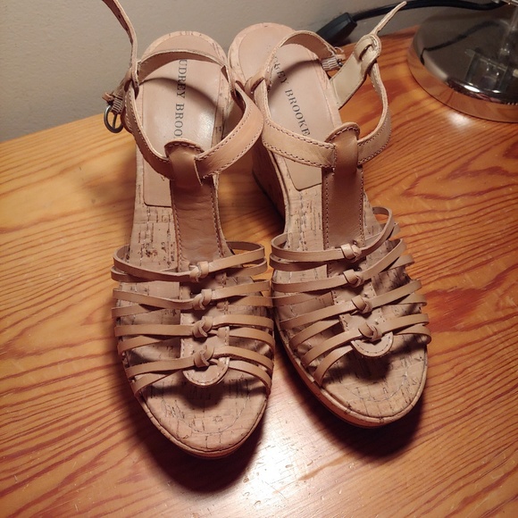 🚫SOLD🚫 EUC Size 10 wedges - Picture 6 of 6